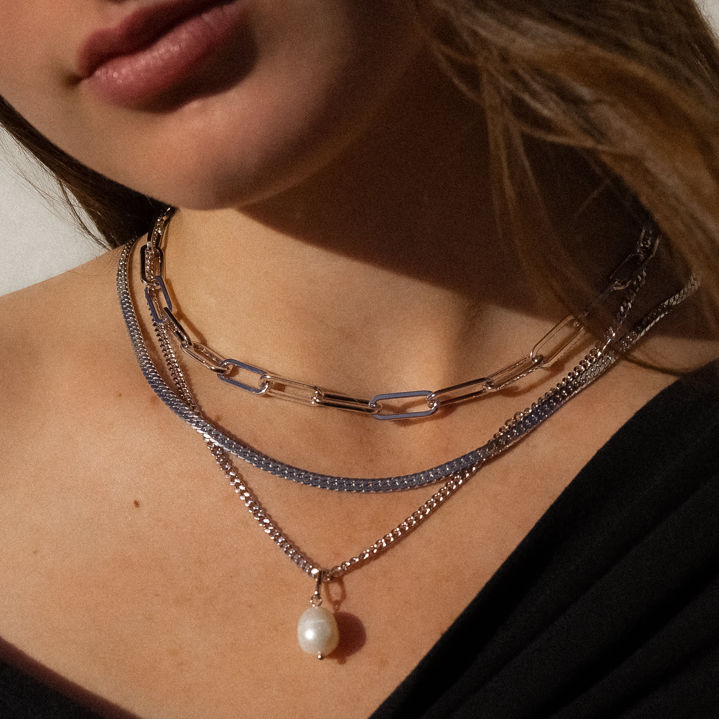 Colette Pearl Curb Necklace - Image 5