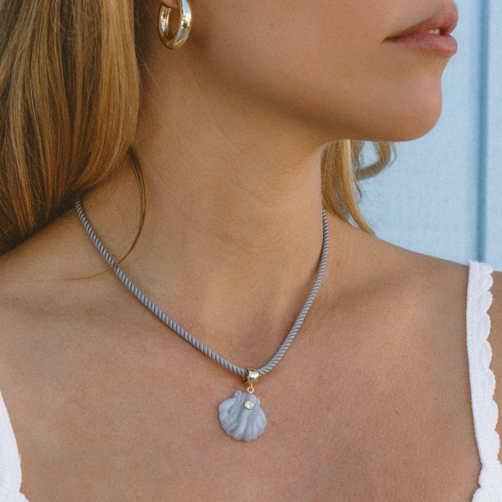 Coquille Blue Lace Shell Bail - Image 8