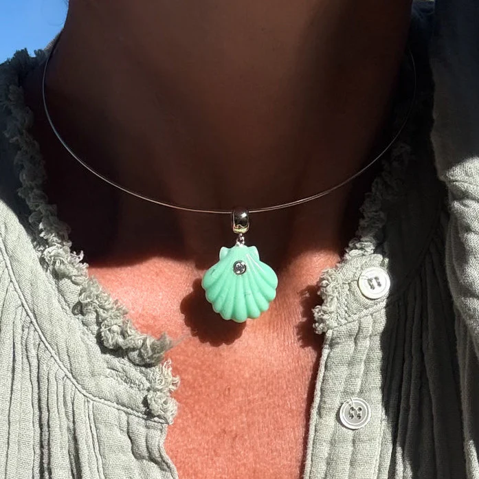 Coquille Chrysoprase Shell Bail - Image 2