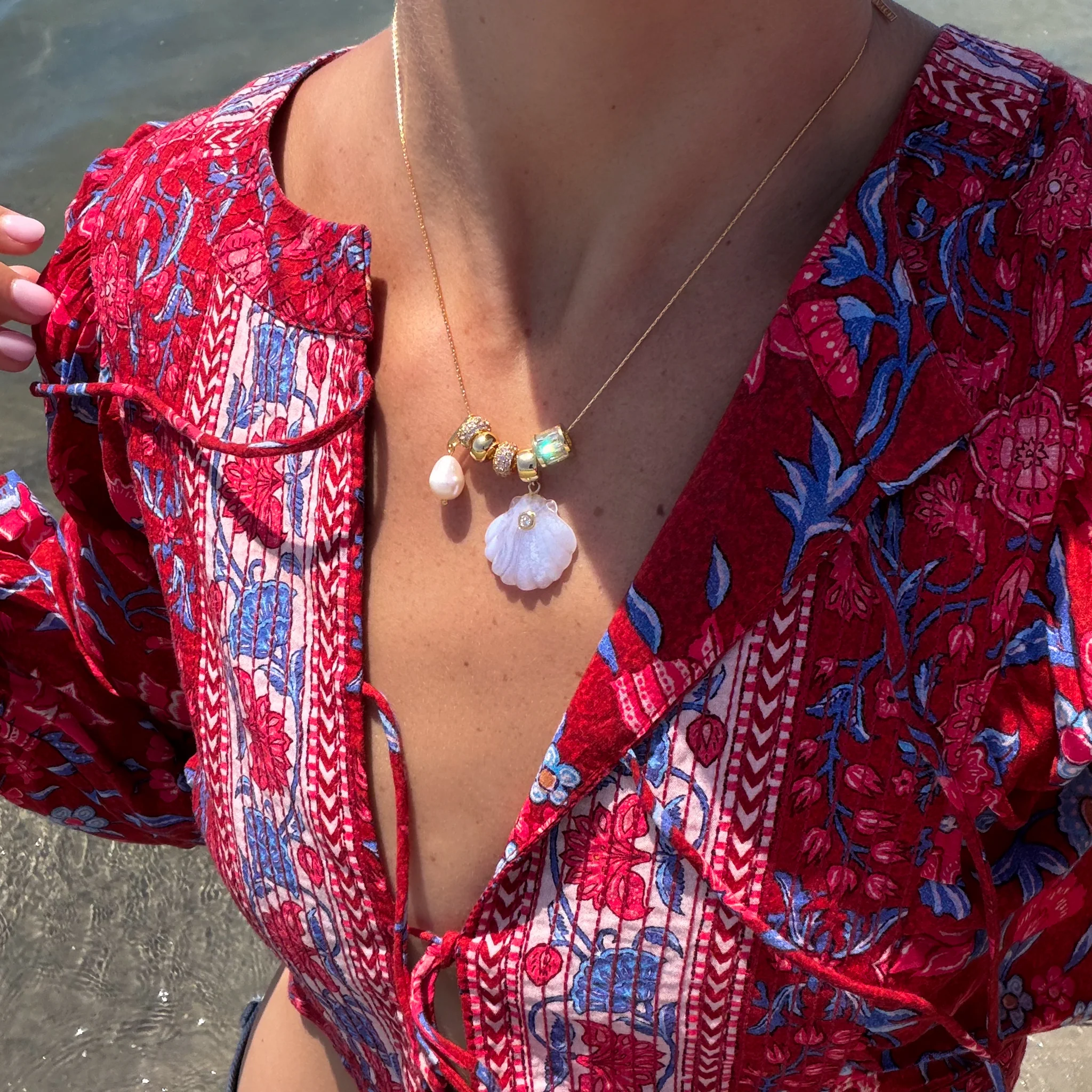 Coquille Soirée Blue Lace Shell Necklace - Image 2