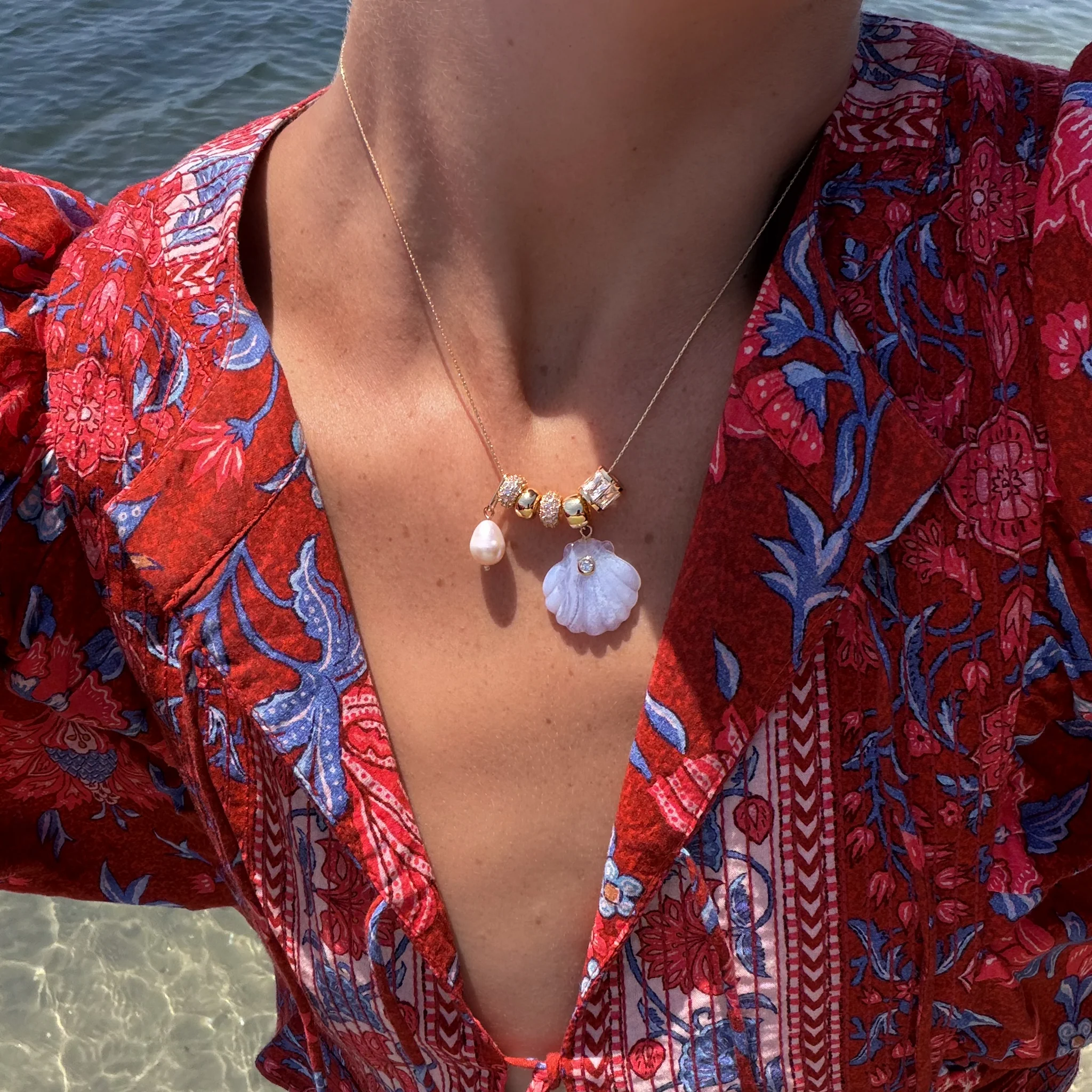 Coquille Soirée Blue Lace Shell Necklace - Image 3