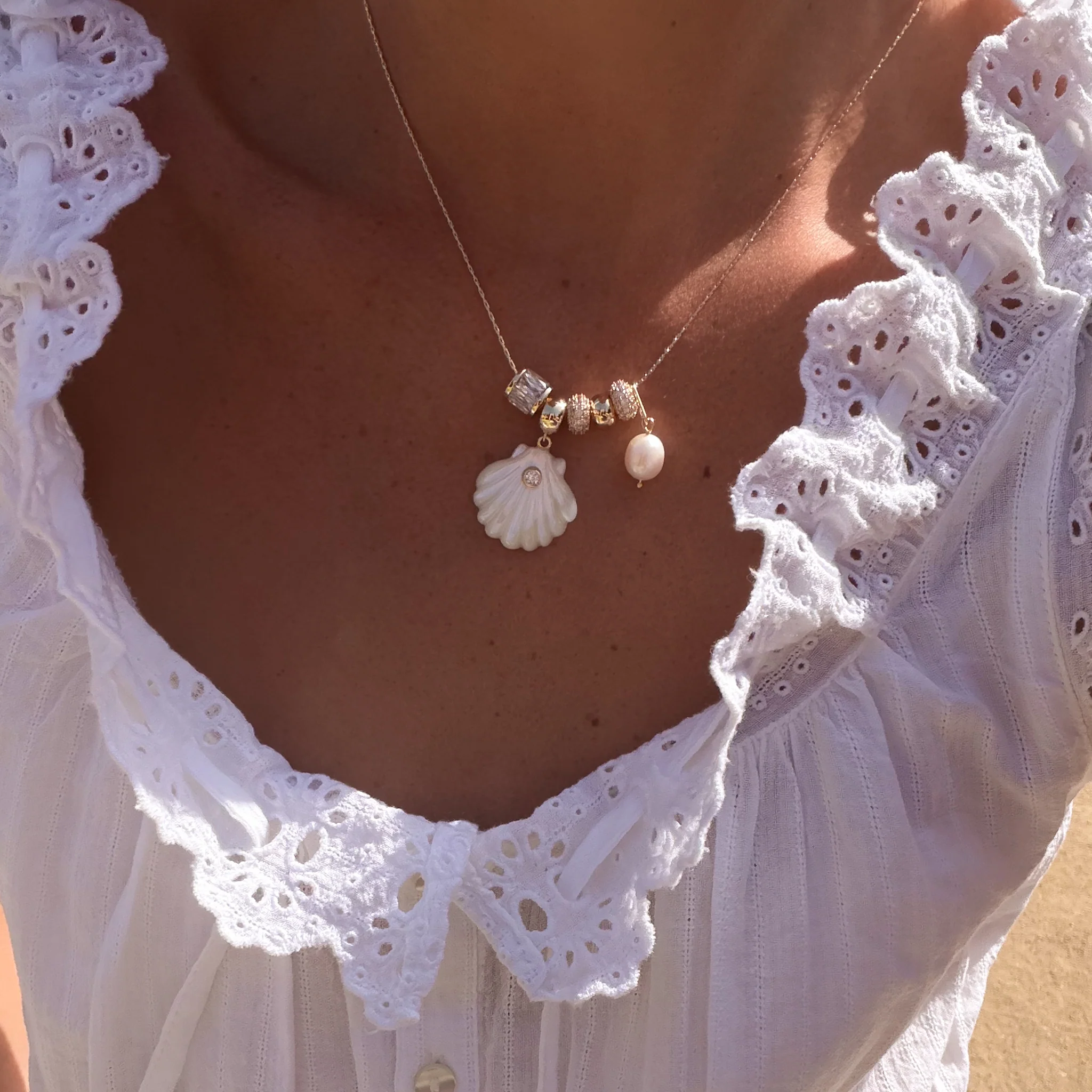 Coquille Soirée Mother Of Pearl Shell Necklace - Image 3