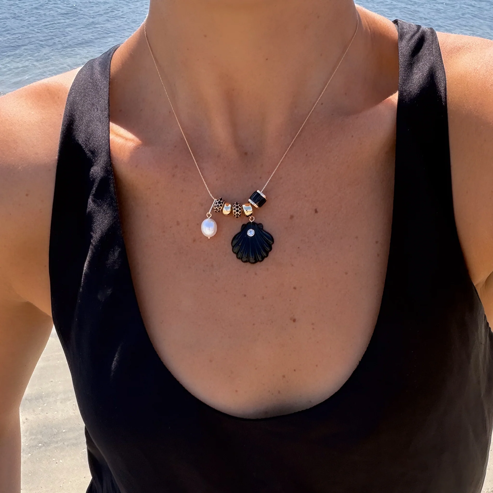 Coquille Soirée Onyx Shell Necklace - Image 2