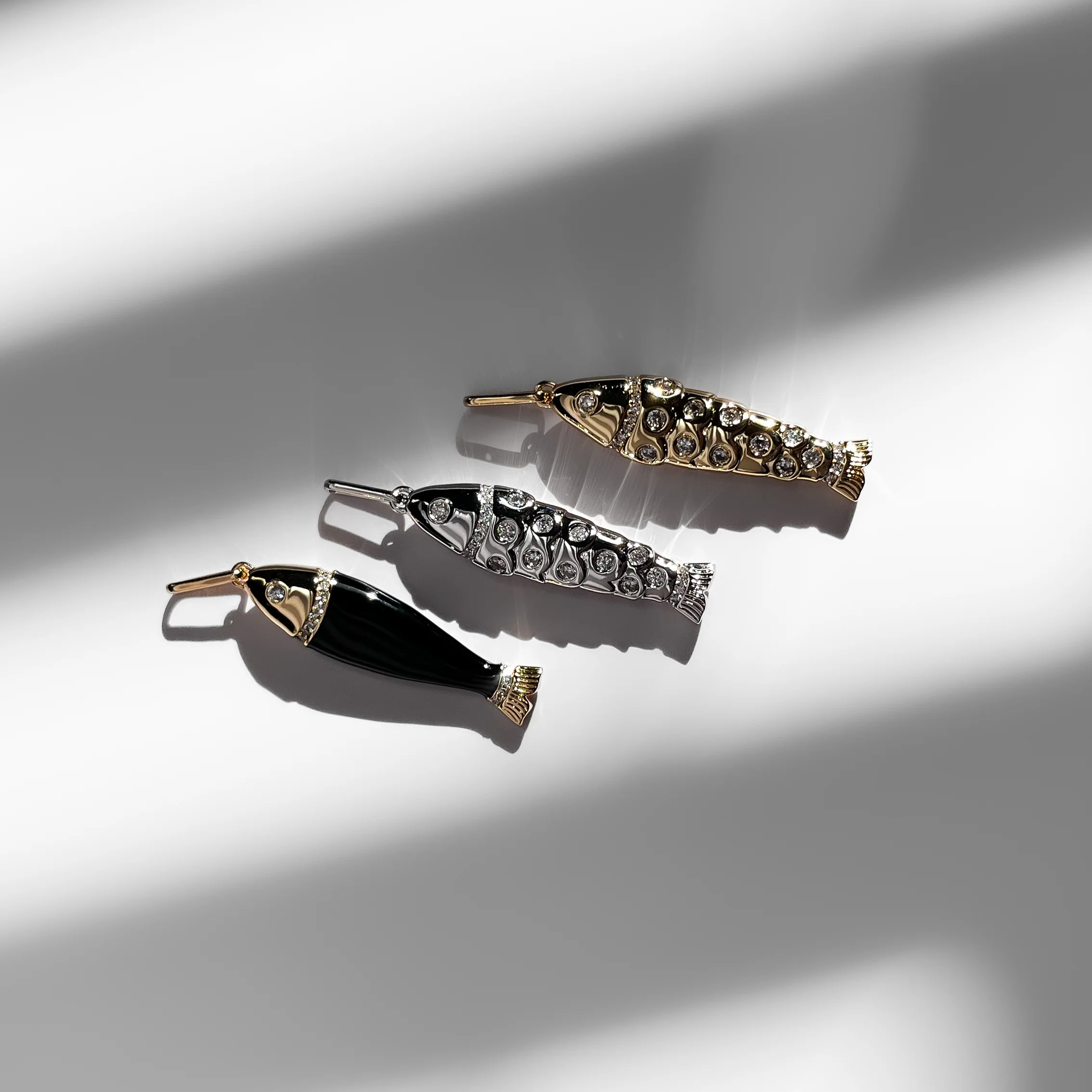 Marin Black Enamel Fish - Image 5