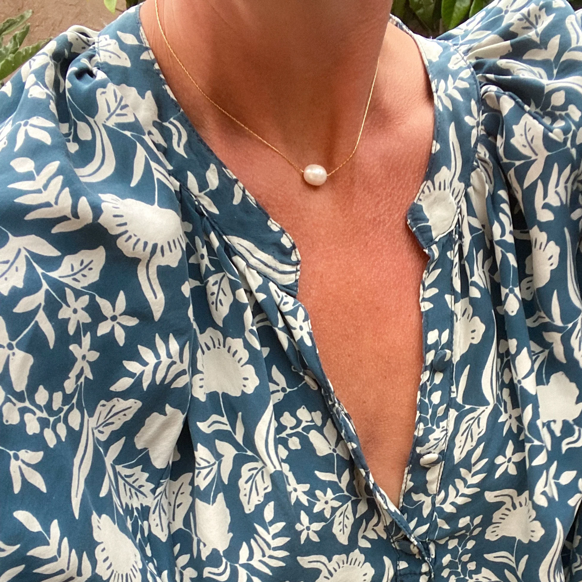Isla Pearl Snake Chain Necklace - Image 6