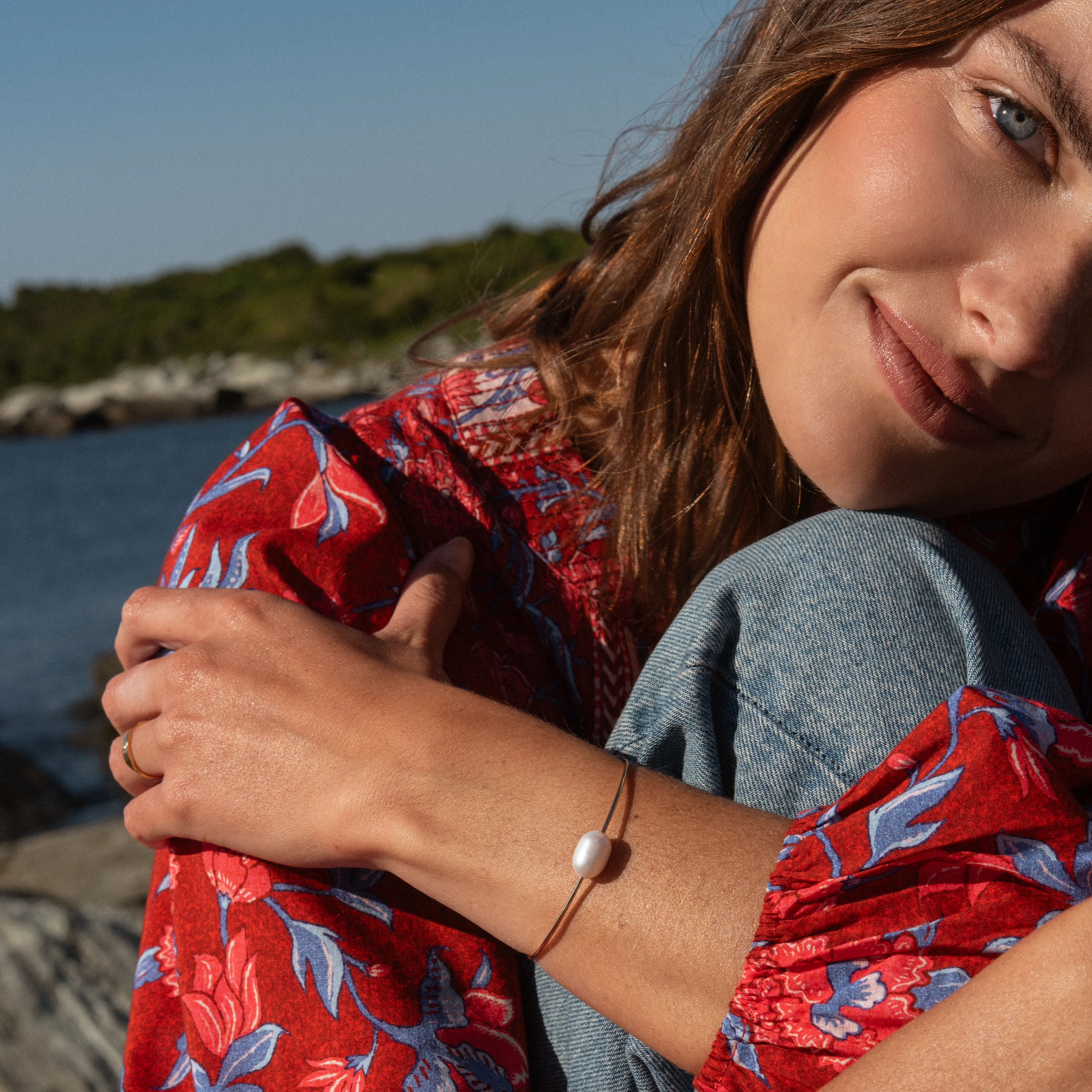 Isla Pearl Bangle Bracelet - Image 3