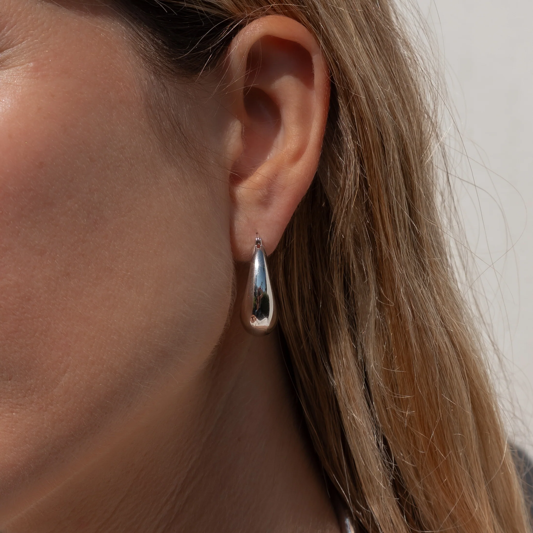 Lumi Hoop Earrings - Image 6