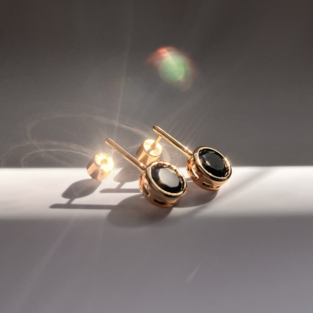 Noemi Grande Black Drop Earrings - Image 3