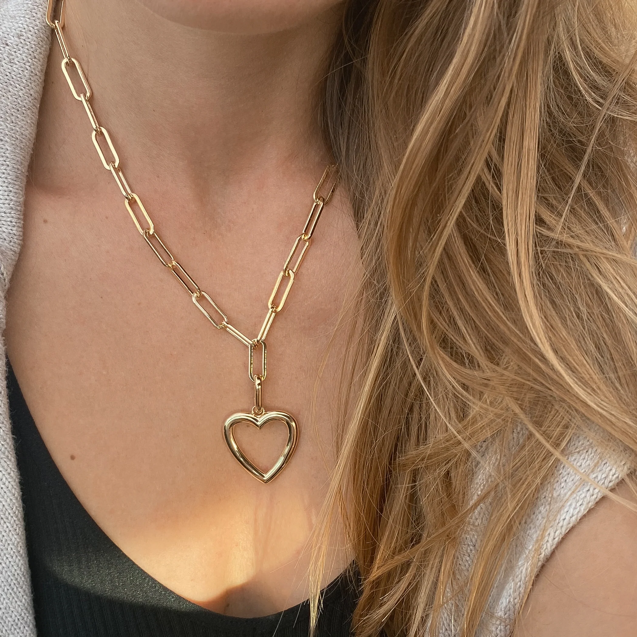 Open Heart Clip Necklace - Image 3