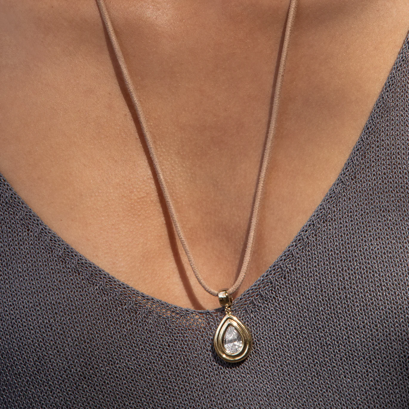 Starlet Teardrop Cubic Zirconia Bail - Image 16