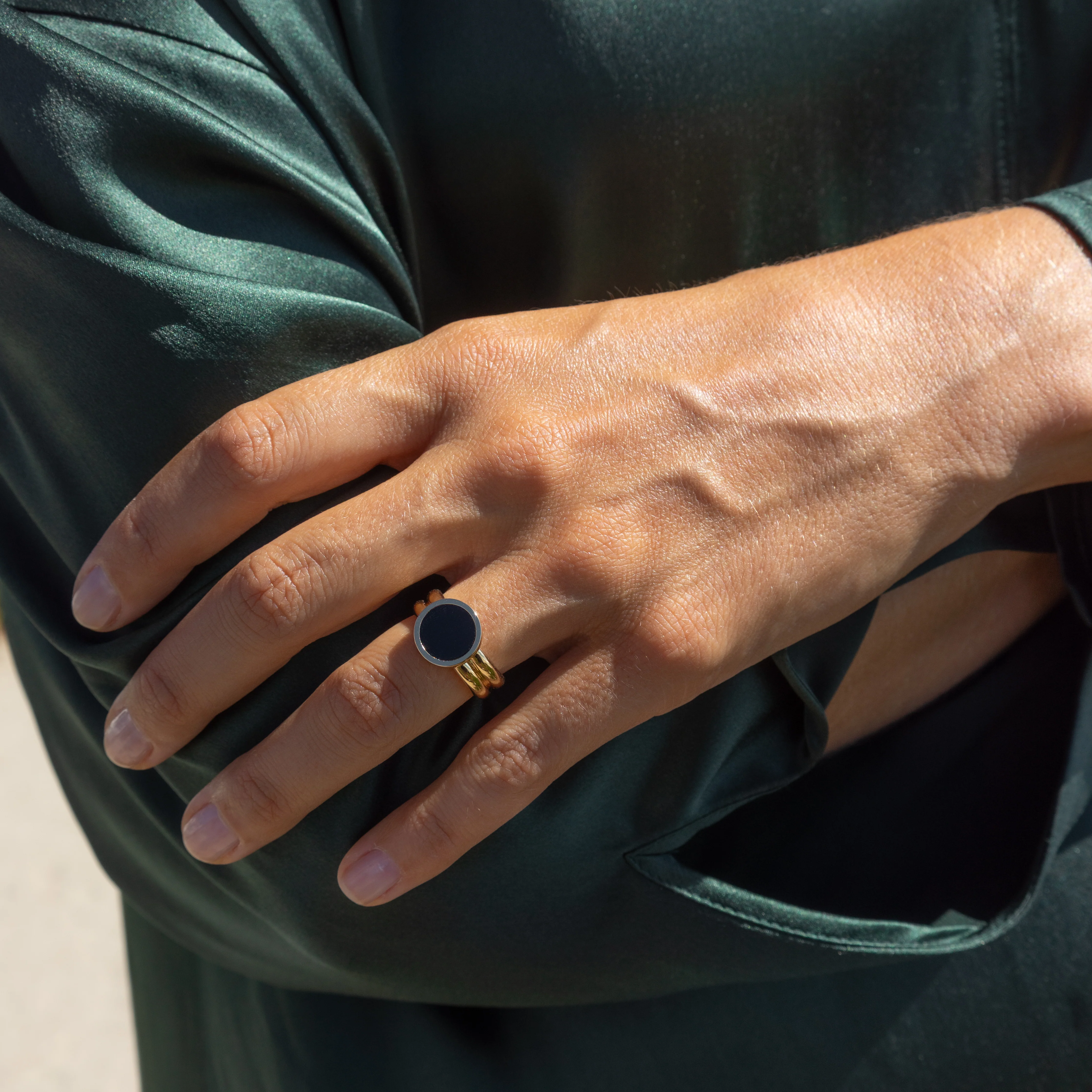 Svea Onyx Ring - Image 3
