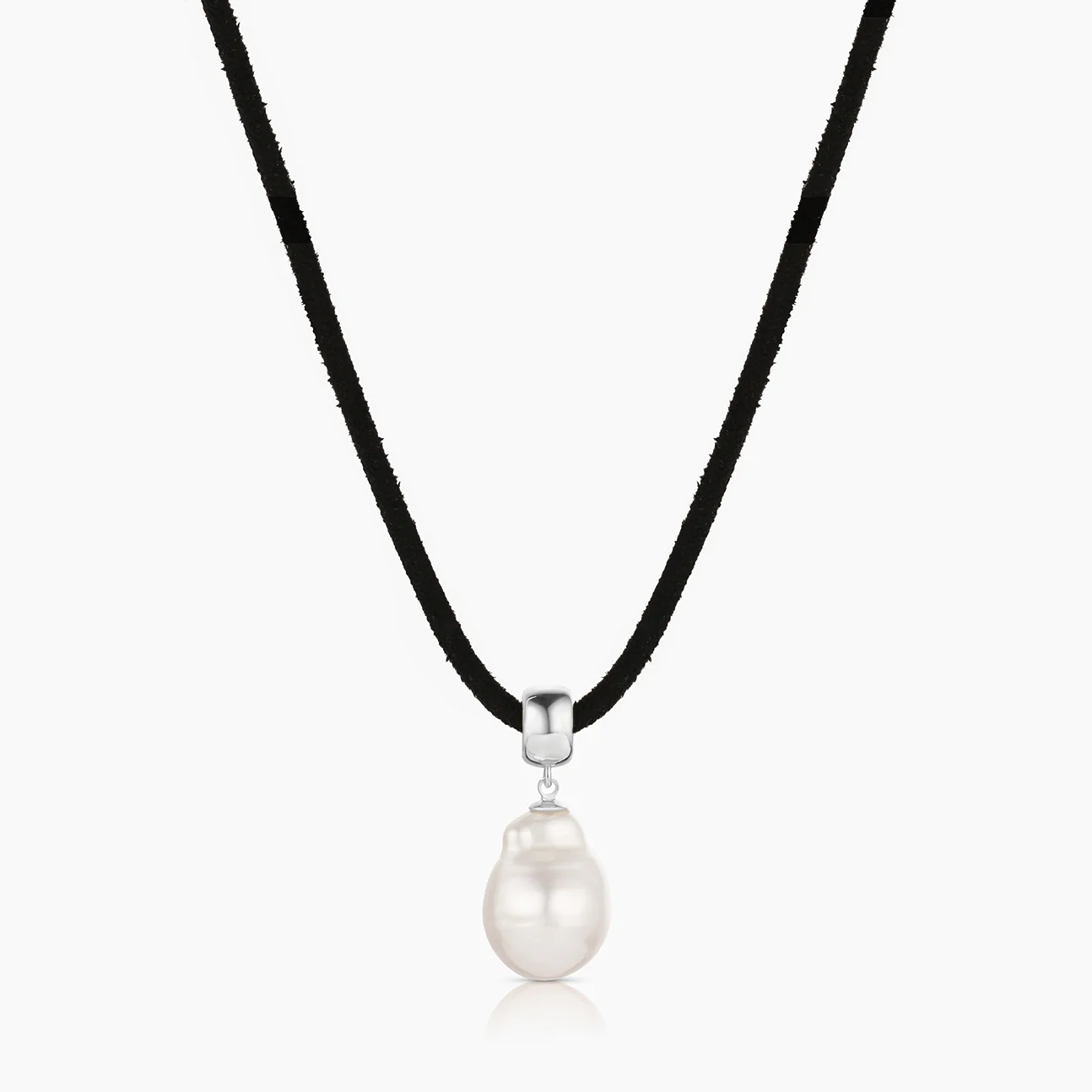 Talia Pearl Bail - Image 22
